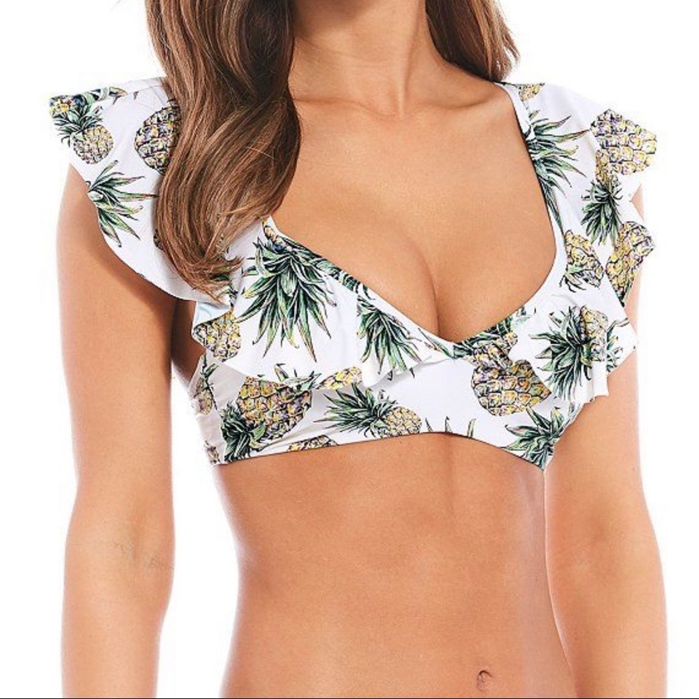 NWT Gianni Bini ruffled pineapple bikini top